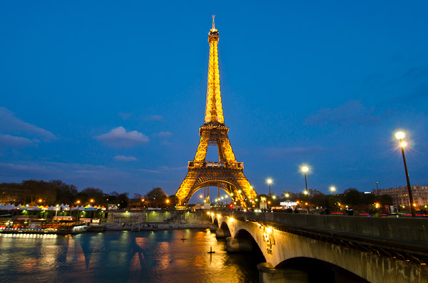 paris-eiffel-tower-at-night