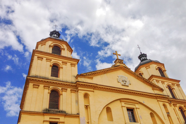 iglesia-de-la-candelaria-bogota-colombia