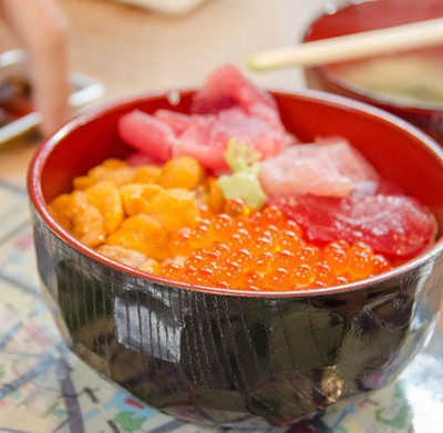 Learning How to Make Kaisen Don (Sashimi Rice Bowls) at the Shiogama Fish Market